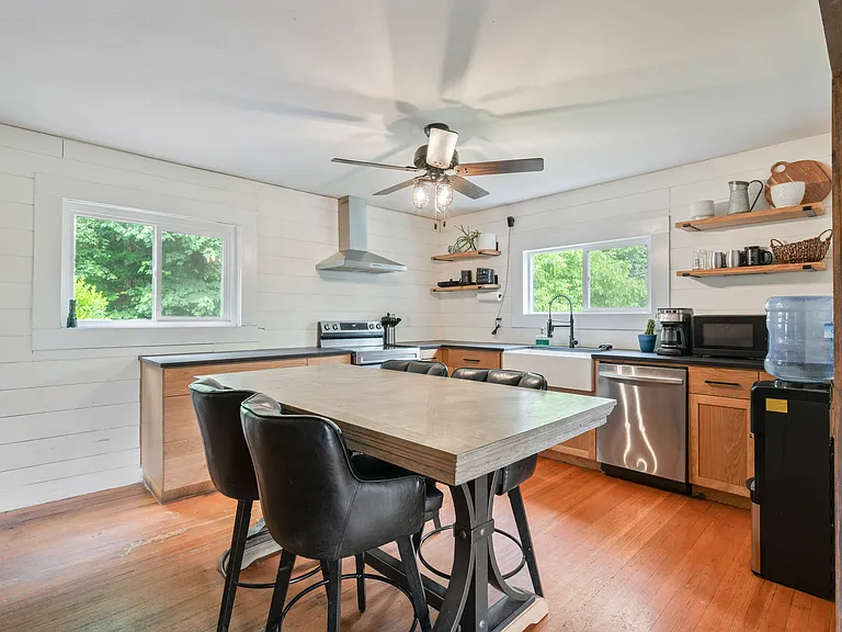 355 Slide Creek Rd — Photo 10