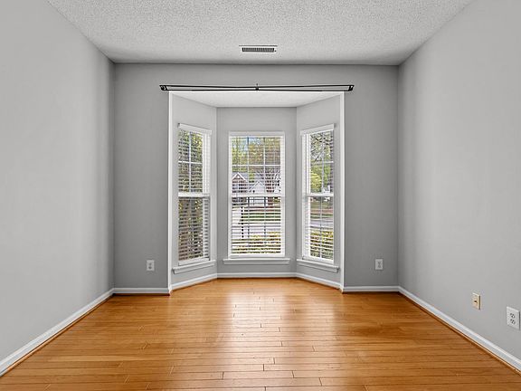 5th image of 5316 Corinthian Way