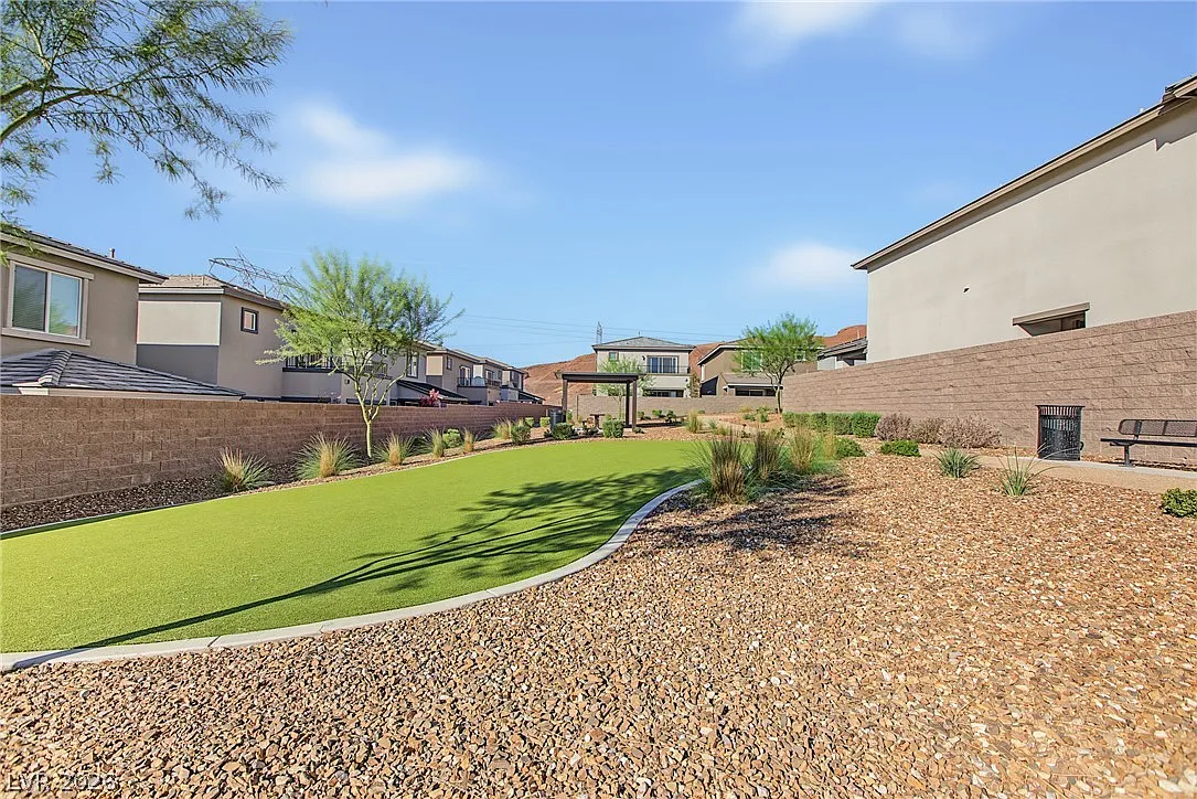 4 bed, 4.0 bath, 2404 sqft, $2,750 — Photo 2