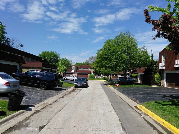 5th image of 18W075 Williamsburg Ln