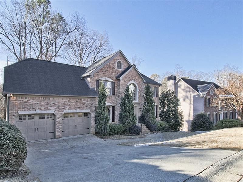 1st image of 2303 Woodcrest Dr SE