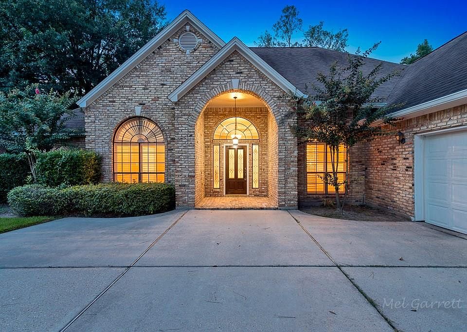 1st image of 25818 Overlake Dr
