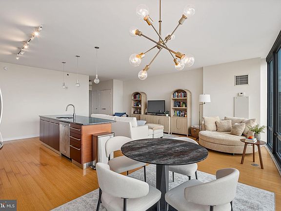 5th image of 2101 Market St Unit 1401