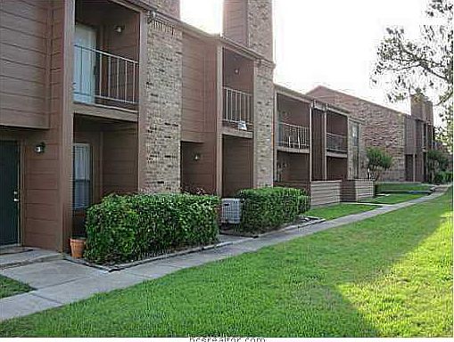 1st image of 904 University Dr #77