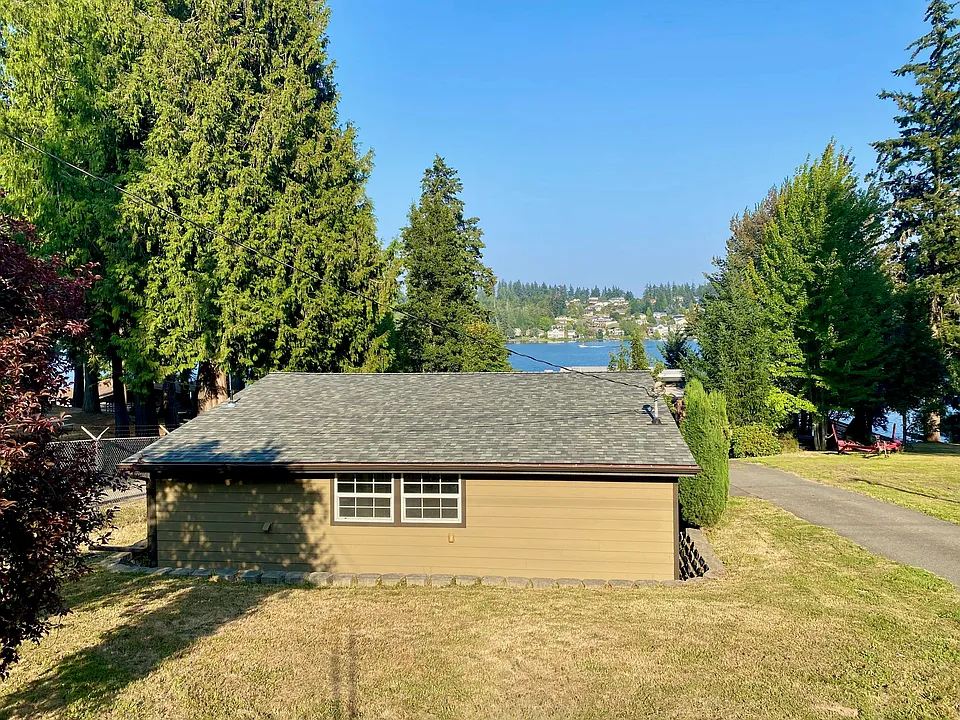 868 Kitsap Lake Rd NW