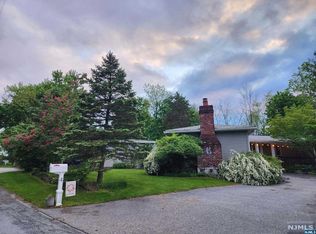 4 Florence Ln, Newton, NJ 07860
