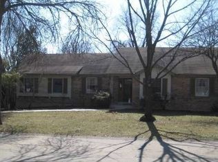 423 Country Ridge Dr, Saint Charles, MO 63304