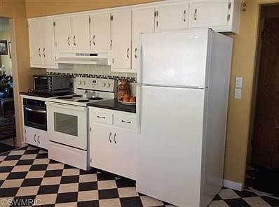 4th image of 2706 Morton Ave