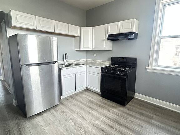 3rd image of 6601 S Langley Ave #3