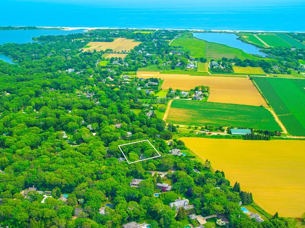 95 Sayres Path, Wainscott, NY 11975