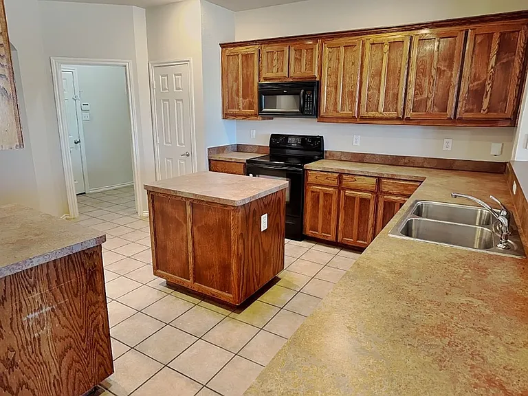 5800 Pearl Oyster Ln — Photo 6