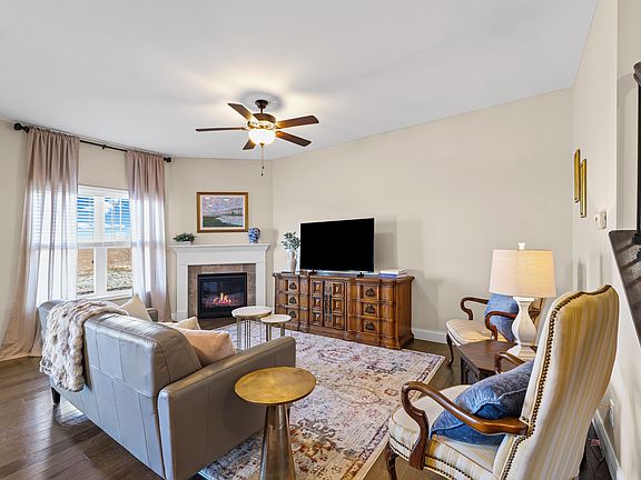 3rd image of 1518 Stonebluff Ct