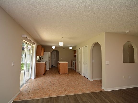 5th image of 47 Buttermill Dr