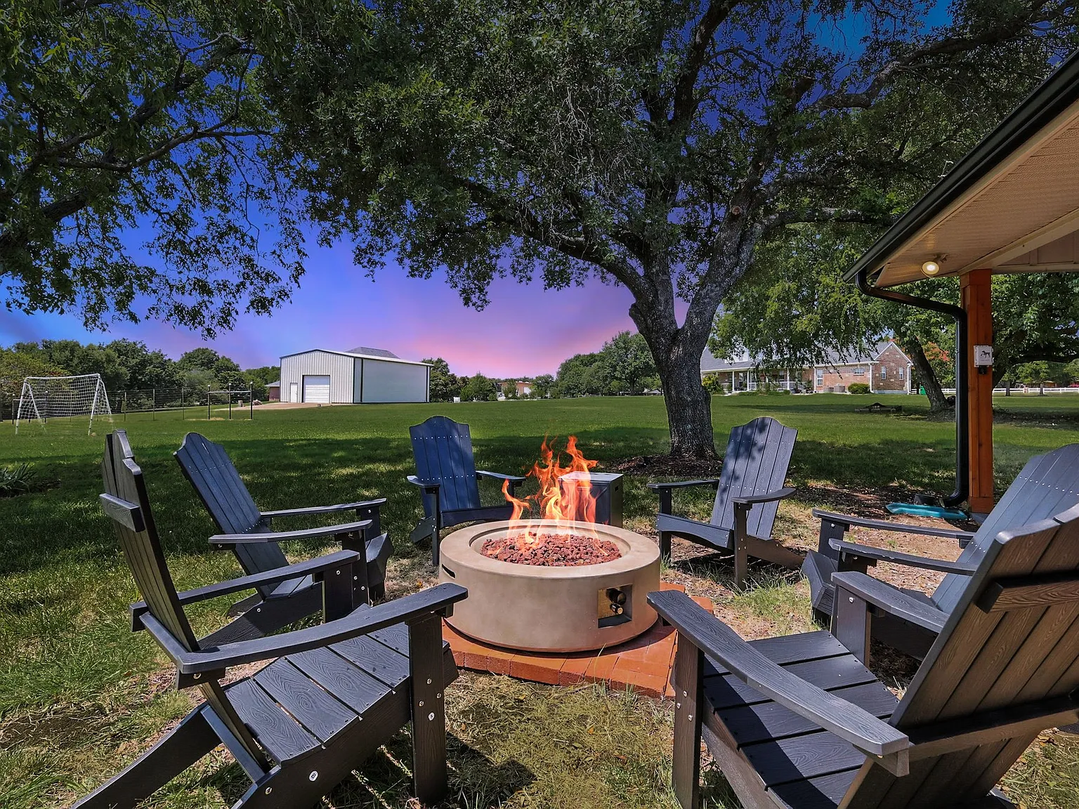5 bed, 3160 sqft, $12,900 — Photo 3