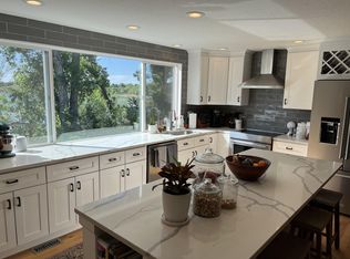 1152 S Owens St, Lakewood, CO 80232