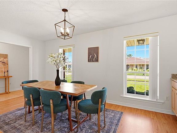 4th image of 7 Caddo Ct