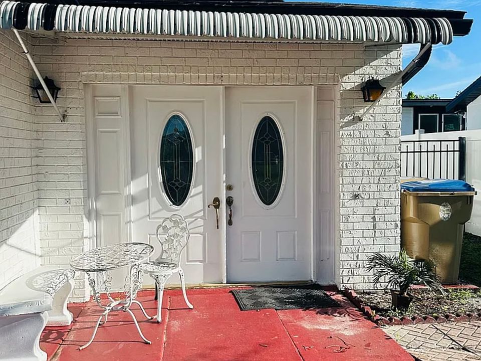 1st image of 99 Toluca Dr