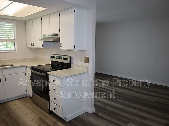 3rd image of 1039 E Quail Vista Ln APT I