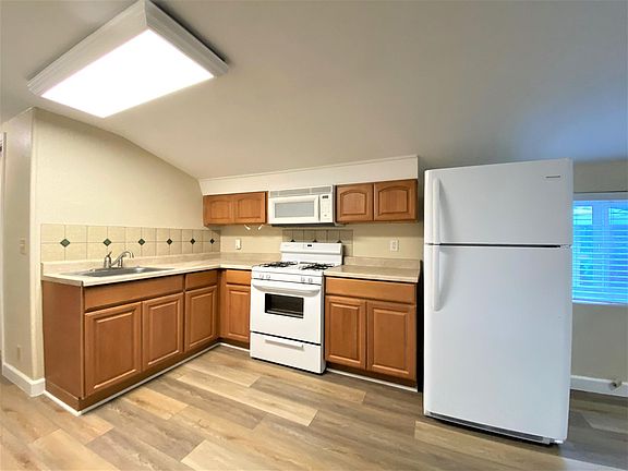 2nd image of 7580 Rosanna St APT B