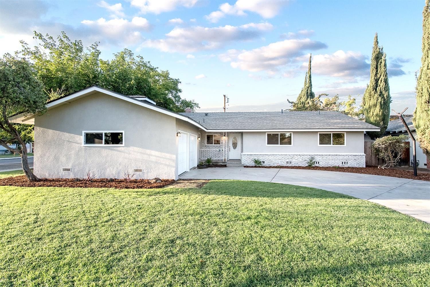 426 W Ponderosa Ave Reedley Ca 93654 Zillow