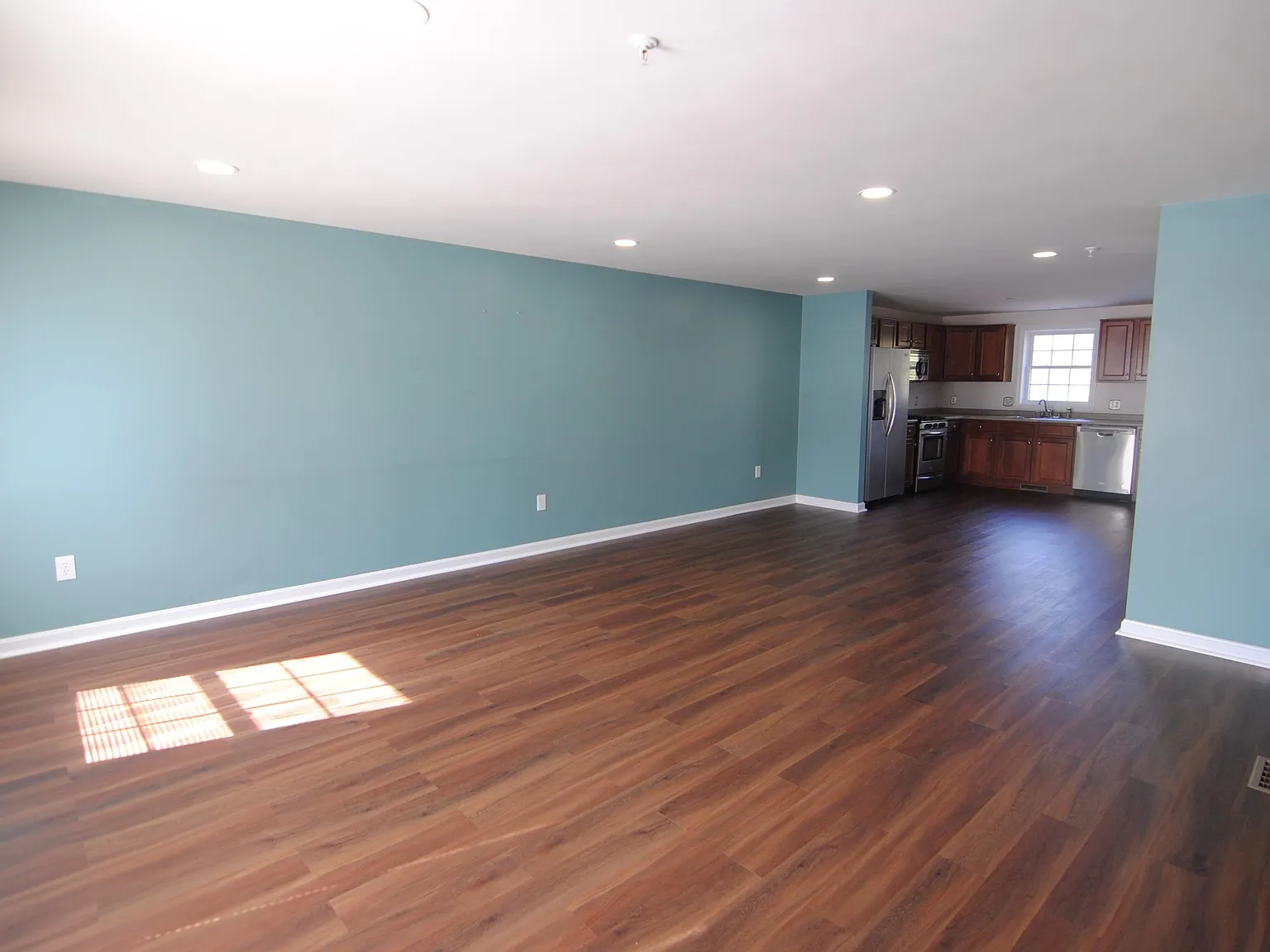 2 bed, 2.5 bath, 1440 sqft, $2,800 — Photo 3