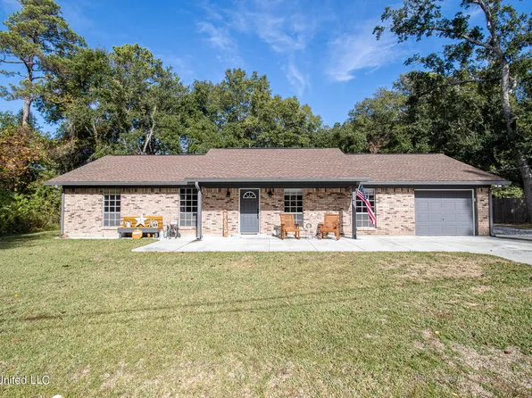 3118 Grouper Rd, Gautier, MS 39553