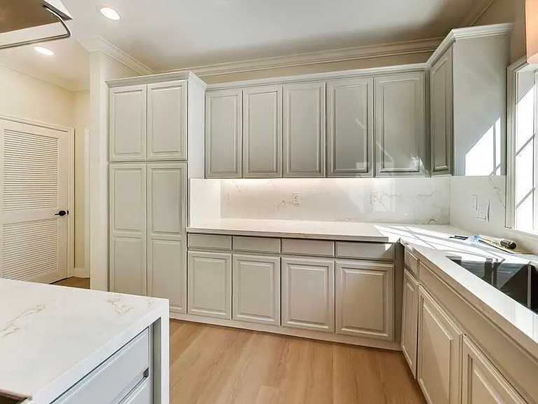 568 Glenwood Ave #1 — Photo 2