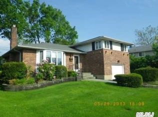 38 Bud Ln, Levittown, NY 11756