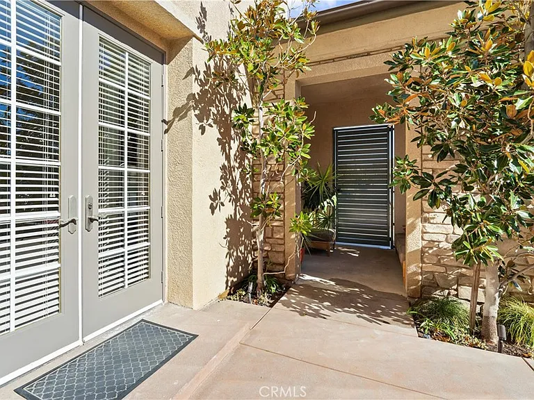 4291 White Hawk — Photo 3