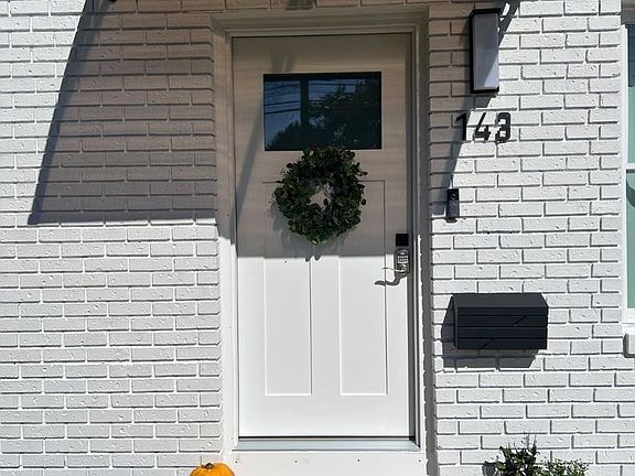 5th image of 143 Shreve St