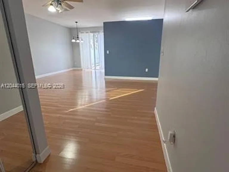 1435 NW 154th Ln — Photo 3