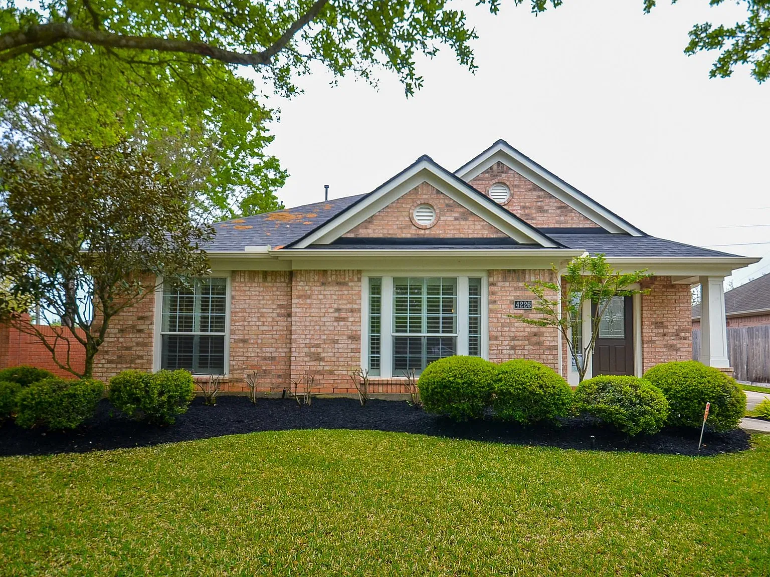 3 bed, 2.0 bath, 2174 sqft, $2,650 — Photo 2