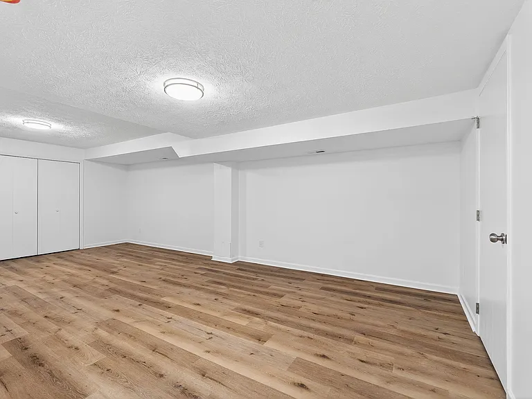 975 Hidden Acres Ct — Photo 31