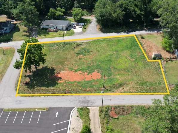 245 & 301 Railroad St, Pickens, SC 29671