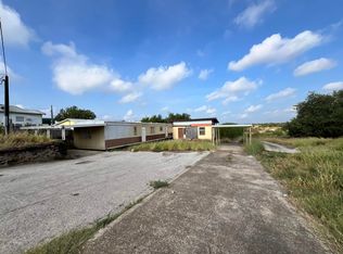 2113 N Siesta Ln, Zapata, TX 78076