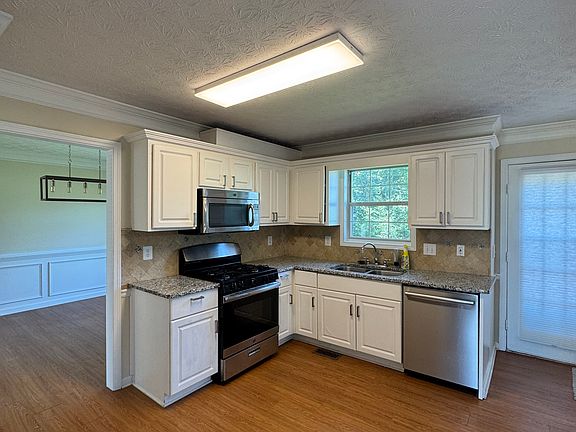 5th image of 4315 Hopkins Run Dr