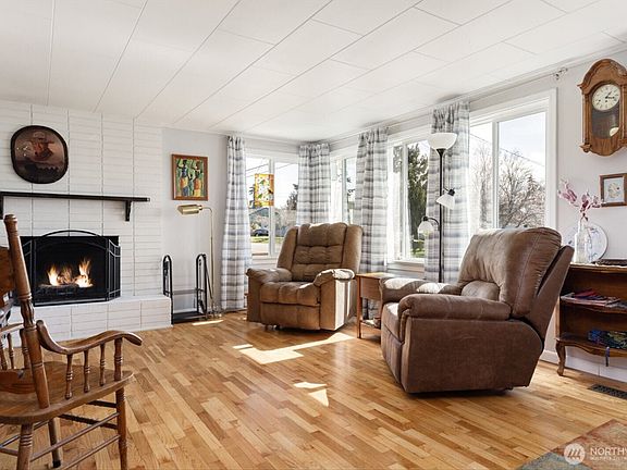 5th image of 1464 SE 4th Avenue