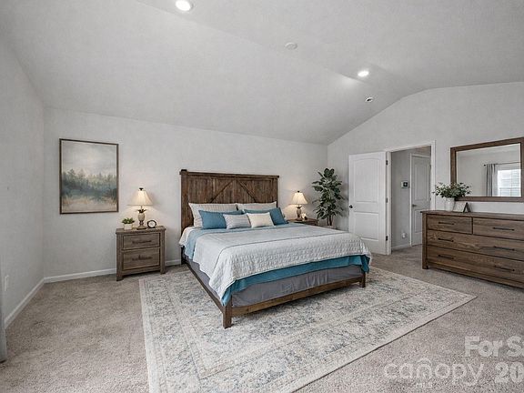 5th image of 411 Apex Cir