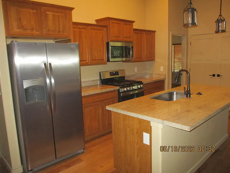 2012 N Lake Breeze Rd — Photo 2