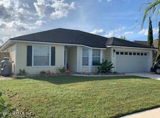 566 Prindle Dr E, Jacksonville, FL 32225