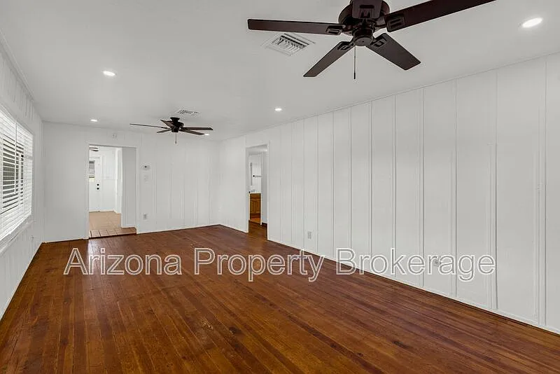 2 bed, 1.0 bath, 1350 sqft, $1,395 — Photo 3