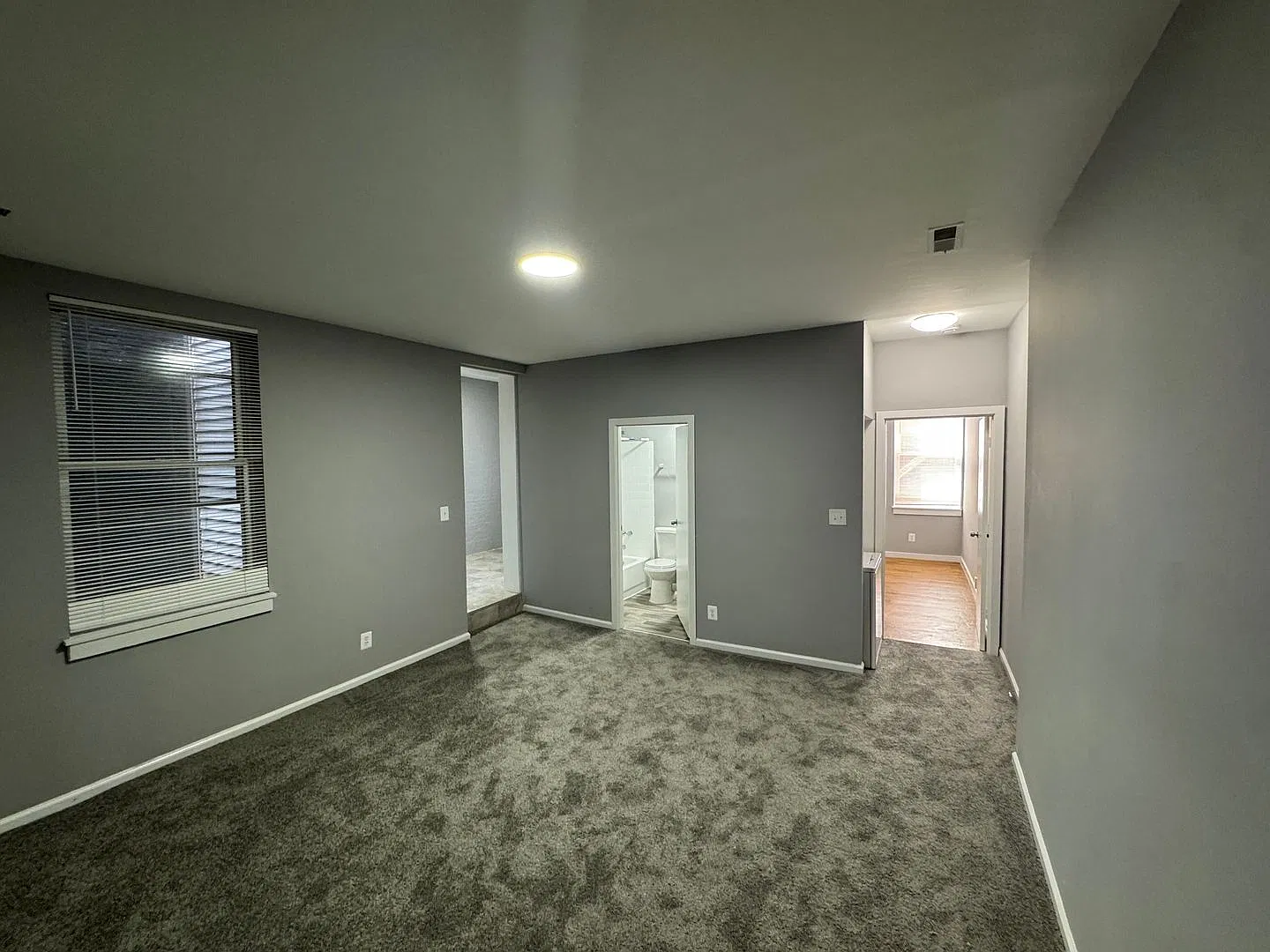 2102 Maryland Ave — Photo 2