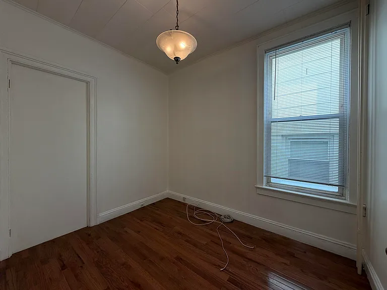 13 Elizabeth St #1 — Photo 14
