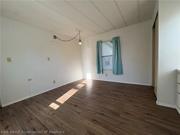 3510 Fairmount Dr — Photo 12