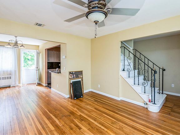 4th image of 30 Vanderwater St
