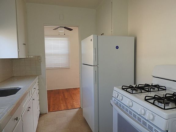 5th image of 4942-52 Santa Cruz Ave #4948