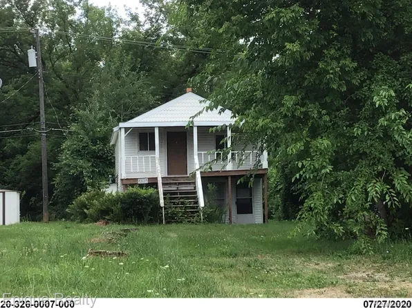 3824 Keewahdin Rd, Fort Gratiot, MI 48059