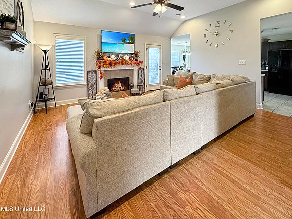 4th image of 7370 Redberry Dr
