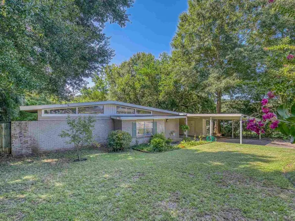 921 Lagoon Dr, Pensacola, FL 32505