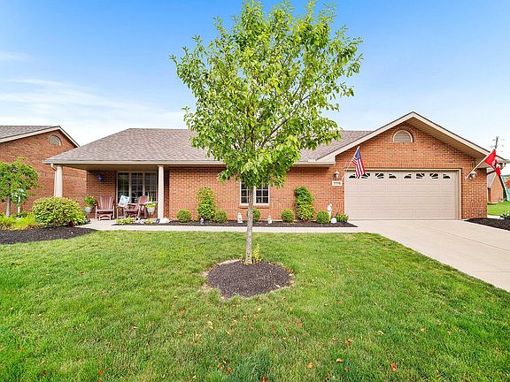 2nd image of 776 Hickory Hl